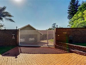 3 Bed House in Constantia Kloof
