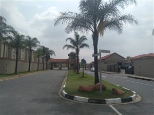 2 Bedroom Townhouse in Aeroton
