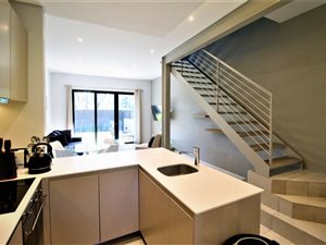 2 Bedroom Apartment in Rosebank