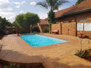 3 Bed Townhouse in Clubview