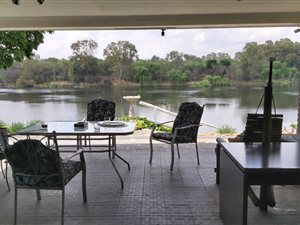 4 Bed House in Lindequesdrif