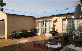 4 Bedroom House in Rensburg