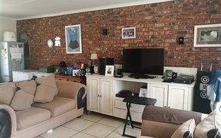 3 Bedroom House in Scheepers Heights