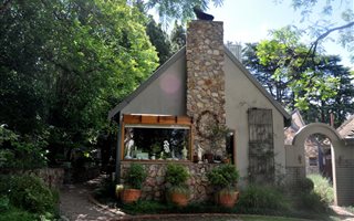 1 Bedroom Garden Cottage in Hurlingham