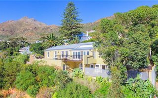 4 Bedroom House in Simons Town