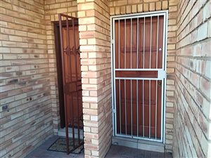 2 Bedroom Apartment in Helikon Park