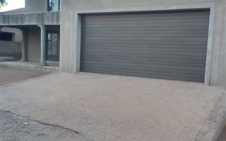 6 Bedroom House in Ironsyde