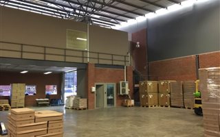 574 m² Industrial space in Louwlardia