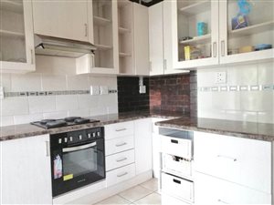 3 Bed House in Grantham Park