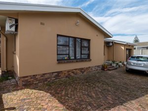 5 Bed House in Silver Oaks