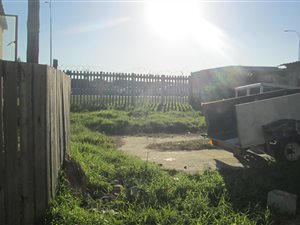 211 m² Land available in Blue Downs
