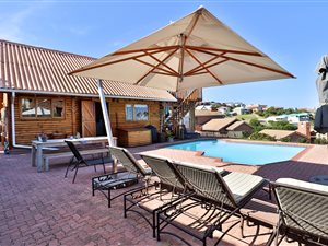 4 Bed House in Herolds Bay
