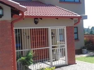 3 Bed House in Roodeplaat
