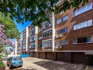 2.5 Bed Apartment in Bulwer