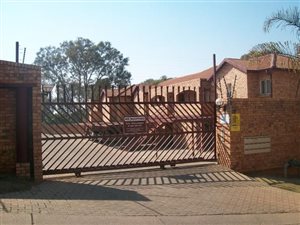 2 Bed Simplex in Newlands