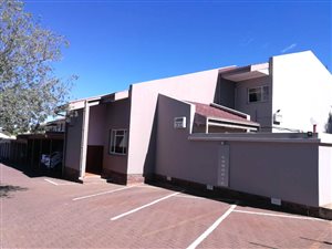 2 Bed Townhouse in Langenhoven Park