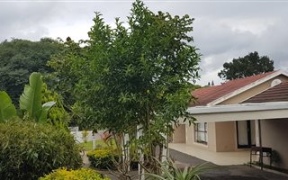 3 Bedroom House in Manors