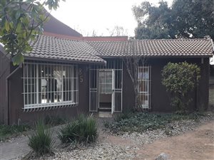 3 Bed House in Lombardy Estate