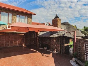 3 Bed House in Rooihuiskraal North