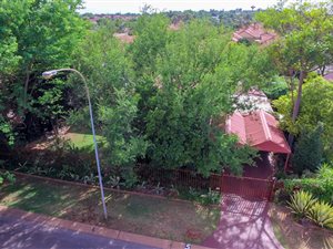 4 Bedroom House in Eldoraigne