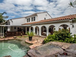 700 m² Commercial space in Glenwood