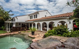 700 m² Commercial space in Glenwood