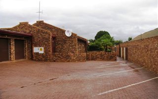 3 Bedroom Townhouse in Erasmus