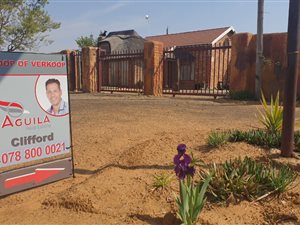 2 Bed House in Mandela View