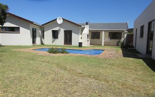3 Bedroom House in Bothasig