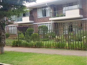 2 Bed Apartment in Florida Lake