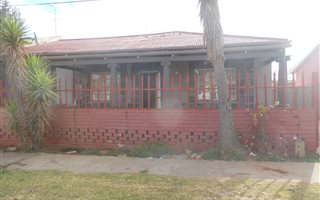 3 Bedroom House in Burgershoop