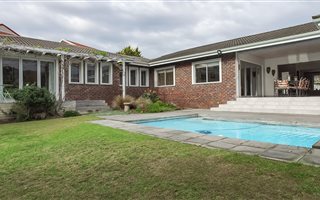 4 Bedroom House in Seaside Longships