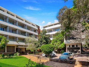 3 Bed Apartment in Illovo