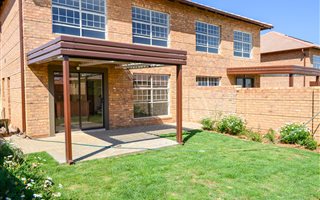 4 Bedroom Townhouse in Oukraal Estate