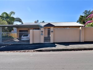 4 Bed House in Denneburg