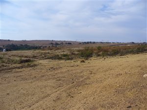 9039 m² Land available in Mooikloof Glen