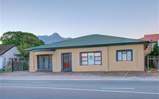 280 m² Commercial space in George South
