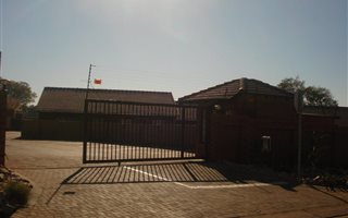 3 Bedroom Townhouse in Equestria
