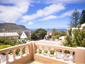 4 Bed House in Fish Hoek