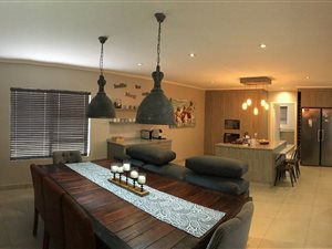 4 Bed House in Menkenkop