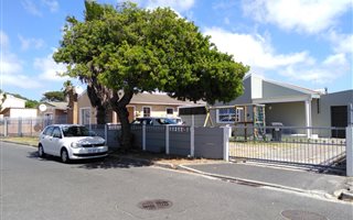 3 Bedroom House in Ottery