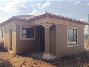 3 Bed House in Vanderbijlpark CE7