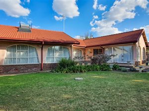 4 Bed House in Elandia