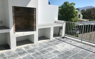2 Bedroom Apartment in Wynberg