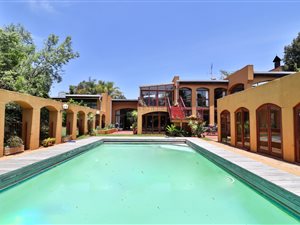 6 Bed House in Olympus AH