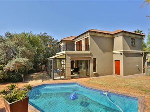 4 Bed Cluster in Bromhof