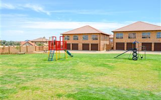4 Bedroom Townhouse in Oukraal Estate