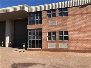 275 m² Industrial space in Stormill