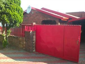 2 Bed House in Naledi