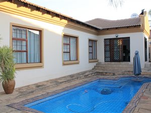 4 Bed Duet in Thatchfield